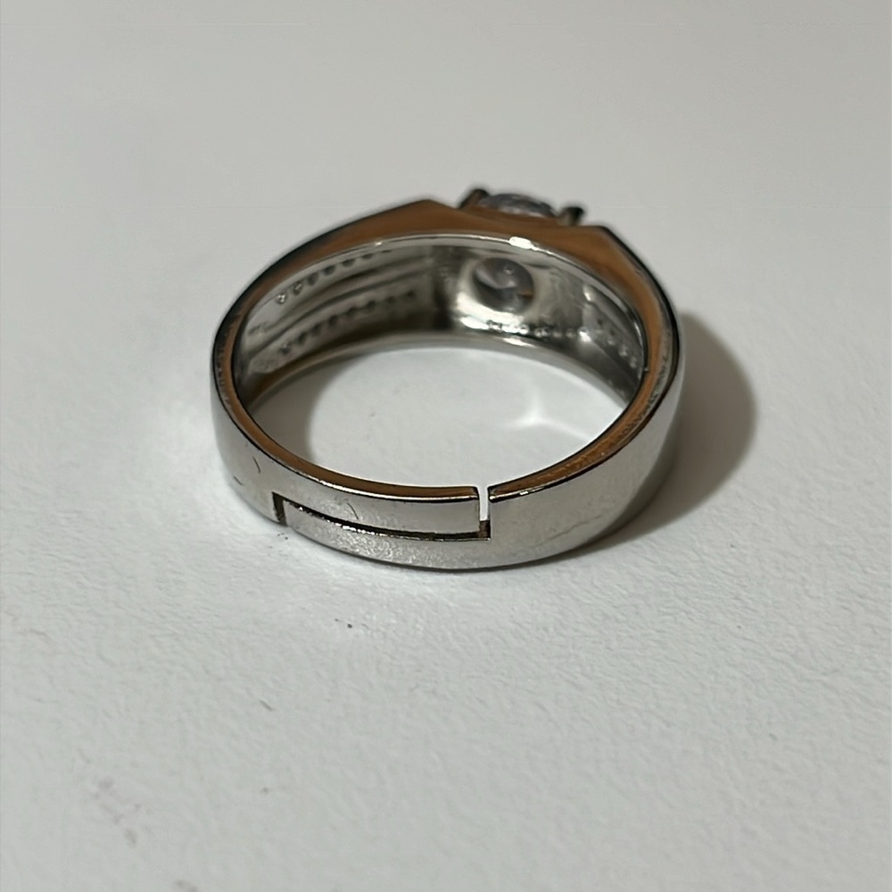 1ct Moissanite Ring with GRA Certificate - Picture 8 of 8